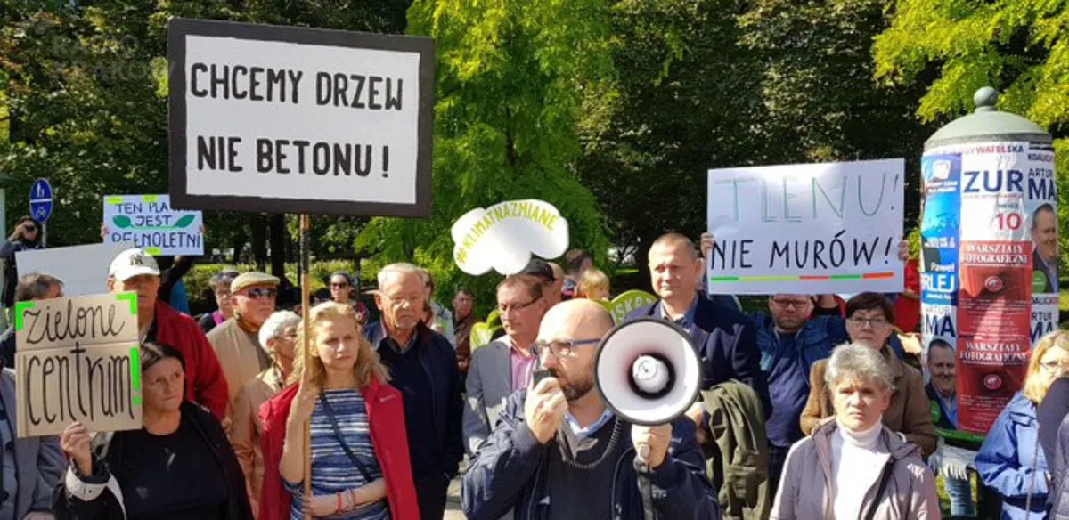 "Zieleń, nie beton!". Protest na placu Inwalidów 