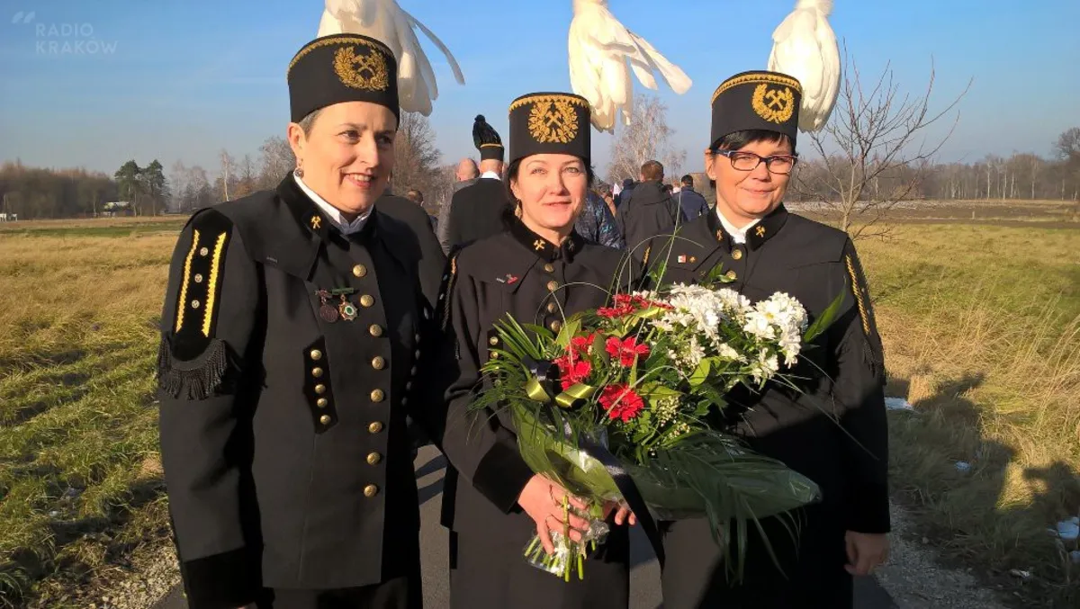 Bronią swojego zakładu pracy. Górnicy z kopalni Makoszowy pikietowali przed domem premier Beaty Szydło 