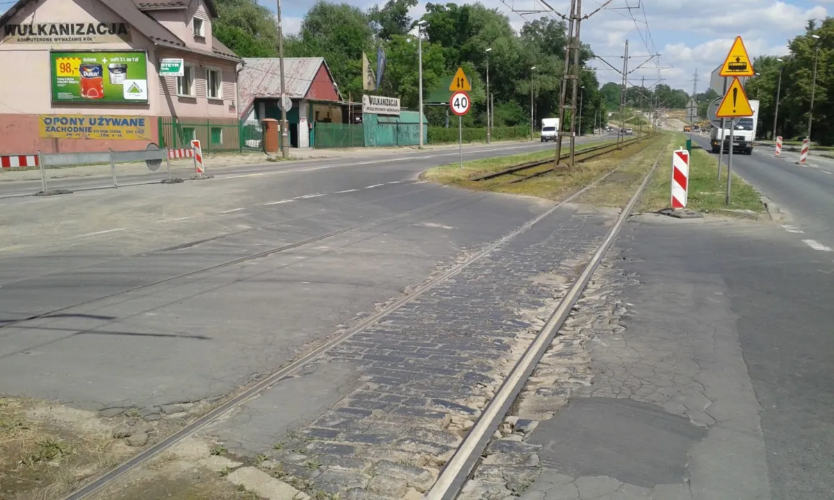 Torowiska tramwajowe w Nowej Hucie "dudnią" o remont