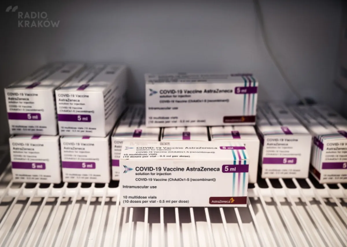 Rozpoczynają się szczepienia nauczycieli przeciw COVID-19
