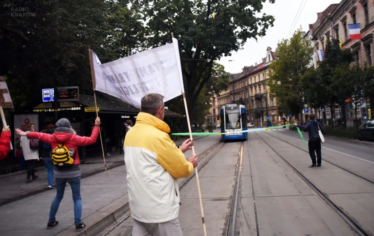Tramwaje znów pojechały do Bronowic. Krakowianie czekali na to ponad rok