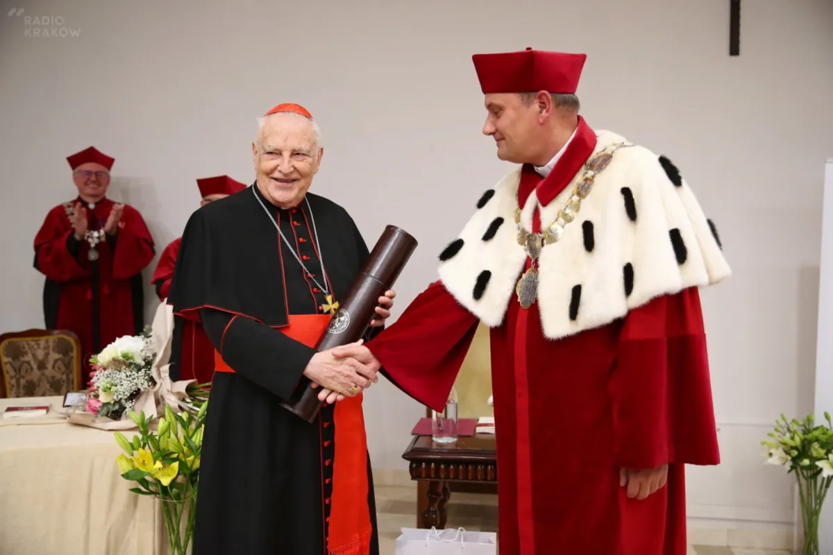 Kard. Grocholewski z tytułem doktora honoris causa Uniwersytetu Papieskiego