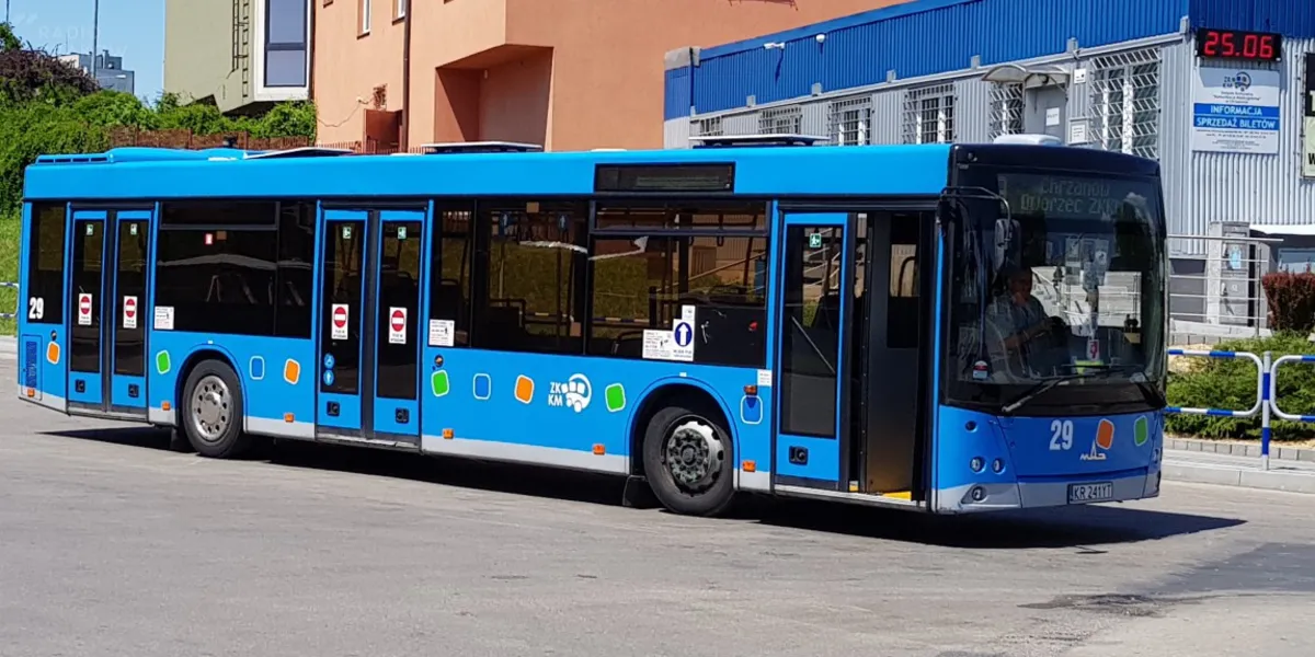 Chrzanów: autobusy miały być niebieskie, ale Czesi pomalowali je... na żółto