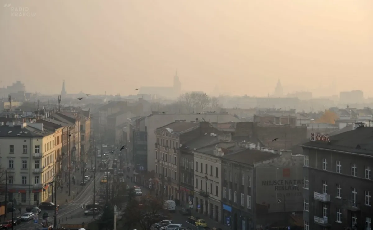 W niedzielę możliwe przekroczenia norm pyłów PM10 w Krakowie