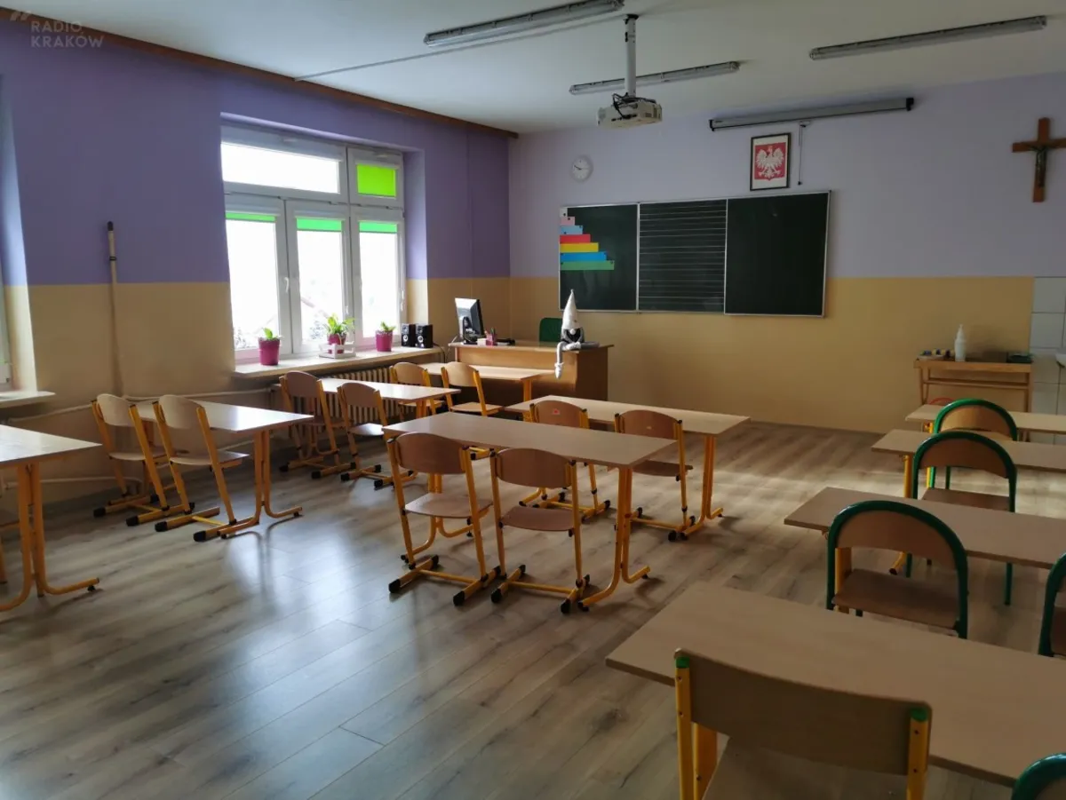 W poniedziałek powrót do szkół klas 1-3 z 11 województw, w tym z Małopolski