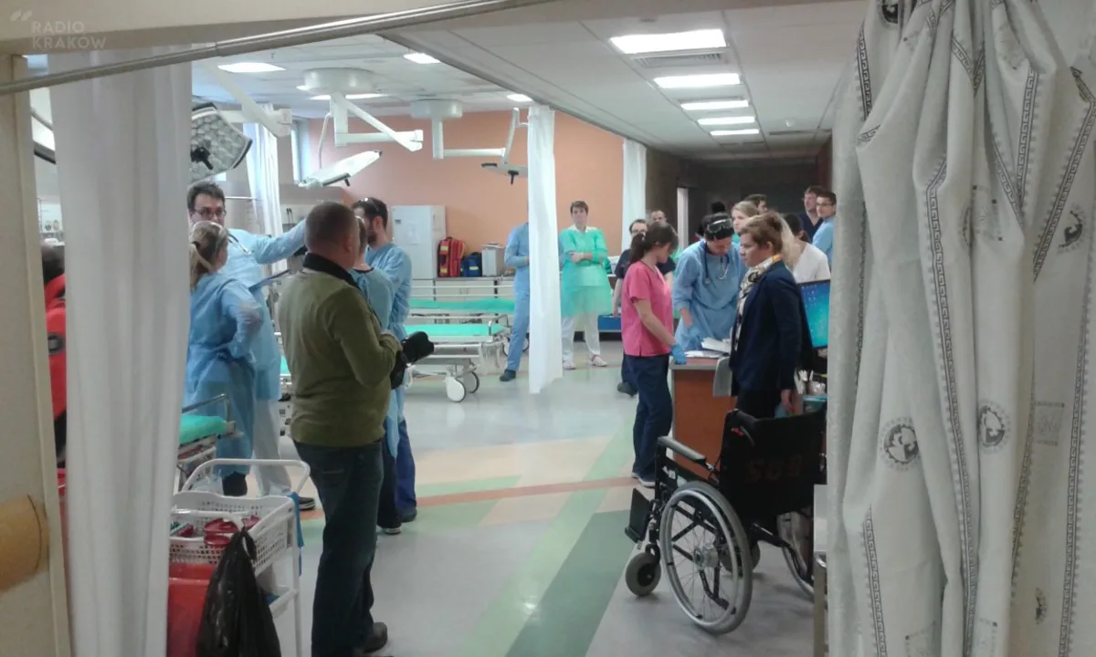 Ćwiczenia ratownicze przy szpitalu im. Rydygiera w Krakowie