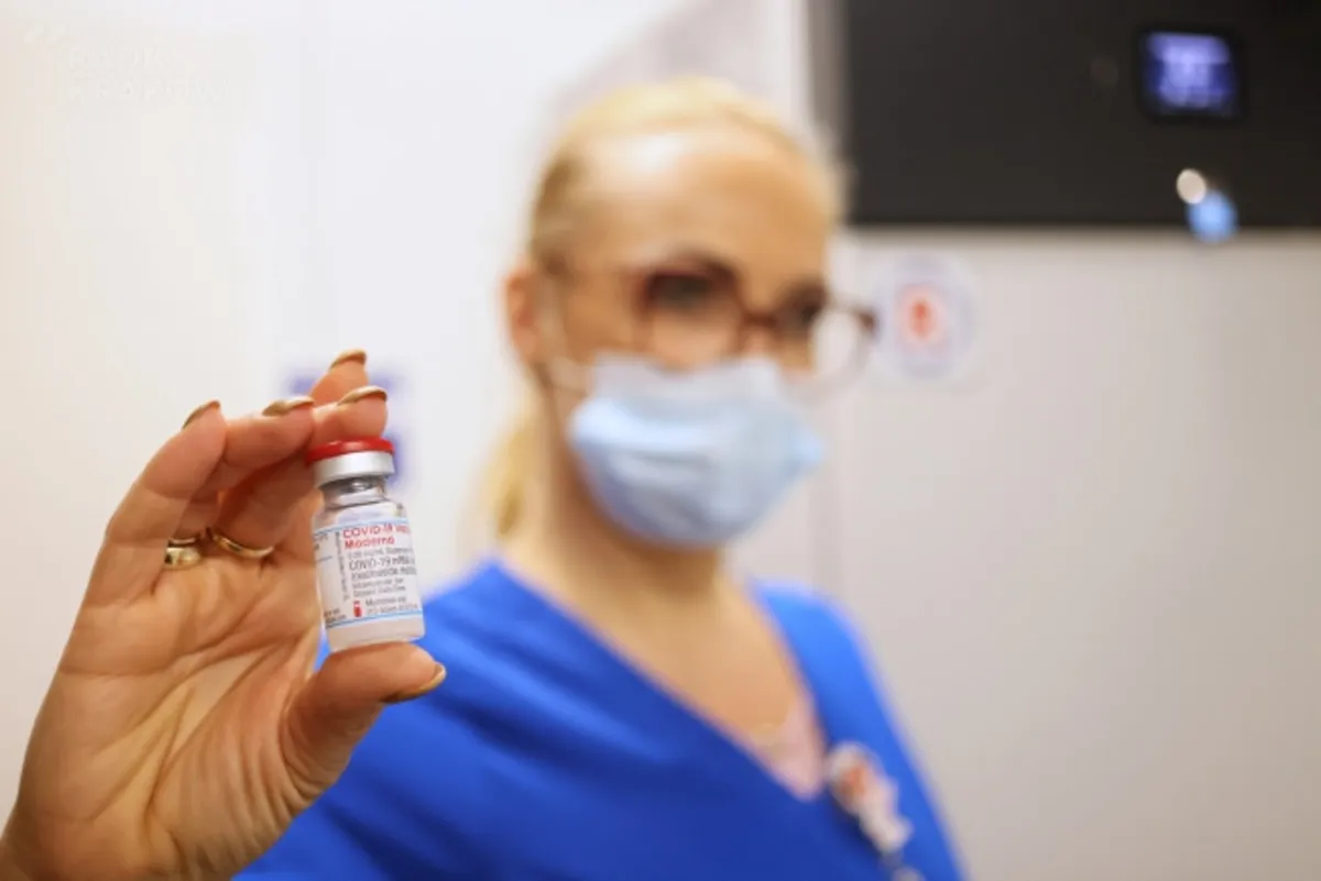 Rozpoczęły się zapisy 18-latków na szczepienia przeciw COVID-19