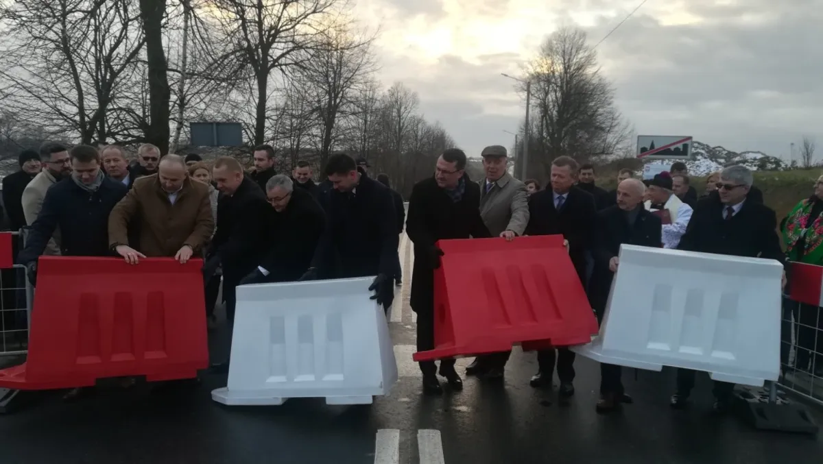 Lokalna "droga wstydu" otwarta po remoncie. Będzie można bezpieczniej dojechać do Ojcowskiego Parku Narodowego
