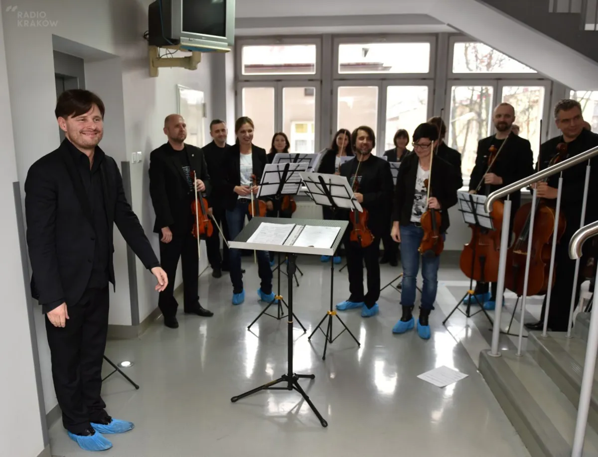Sinfonietta Cracovia koncertuje i oddaje krew
