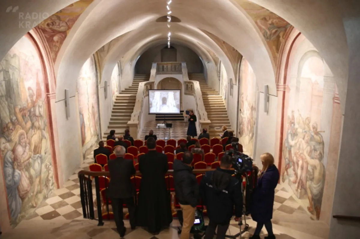Minister kultury w krypcie  oo. pijarów: "historycy sztuki i konserwatorzy potrafią robić cuda"