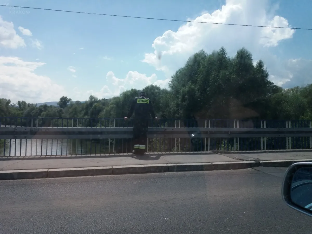 Śledczy z Wadowic badają sprawę wypadku kajakarzy na rzece Skawie