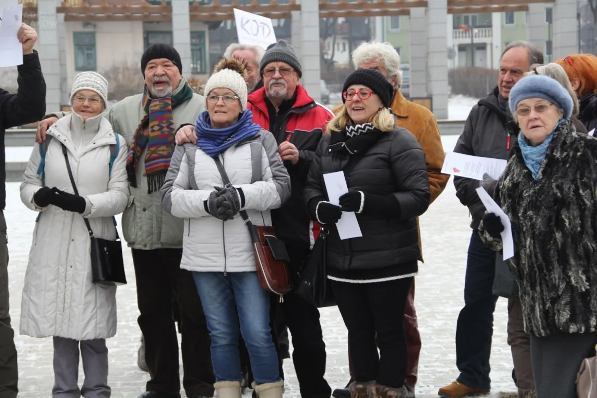 Manifestacja KOD  w Zakopanem 9.01.16  fot: Przemek Bolechowski