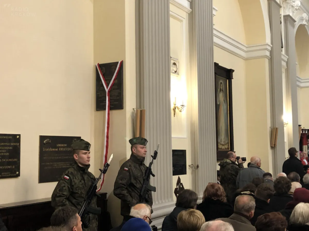 W Krakowie odsłonięto tablicę upamiętniającą pilota Stefana Janusa