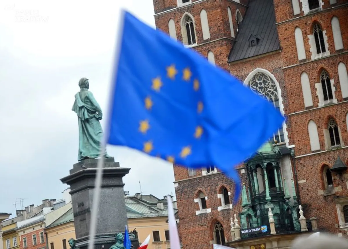 Protest Komitetu Obrony Demokracji w Rynku Głównym w Krakowie 