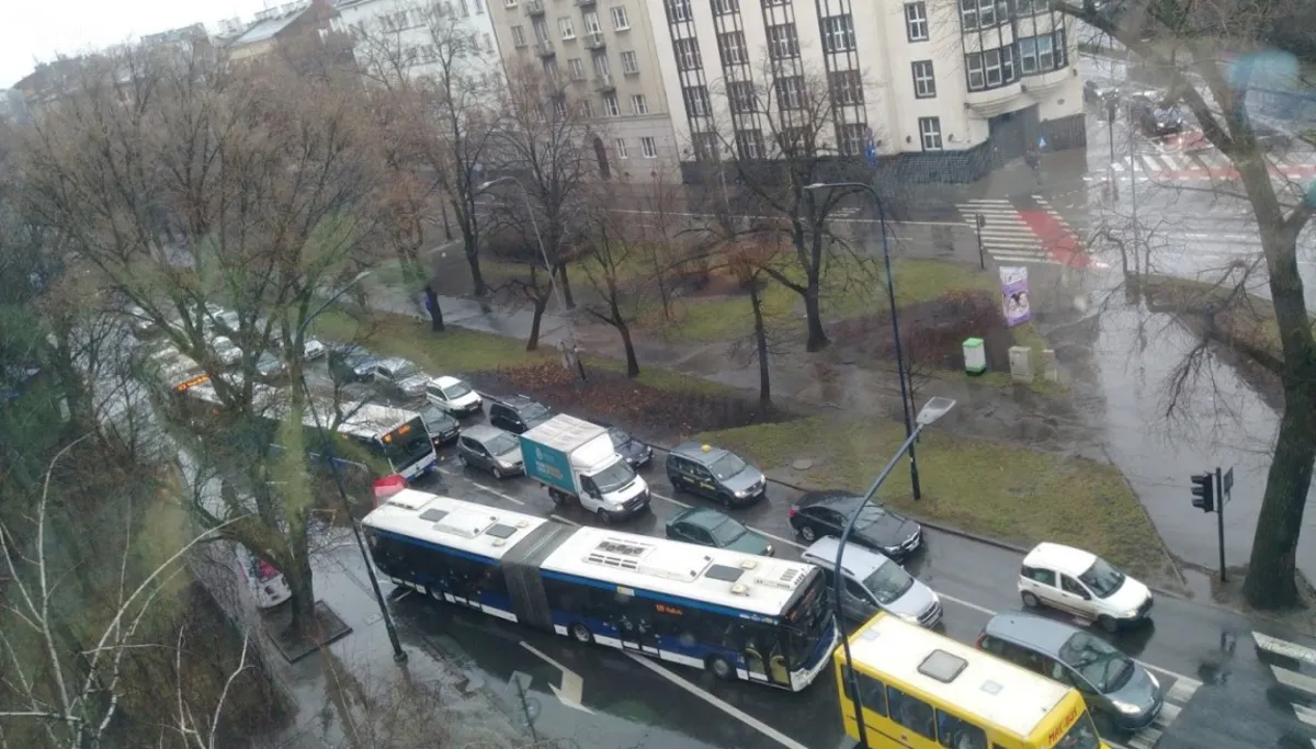 Mocno wieje także w Krakowie