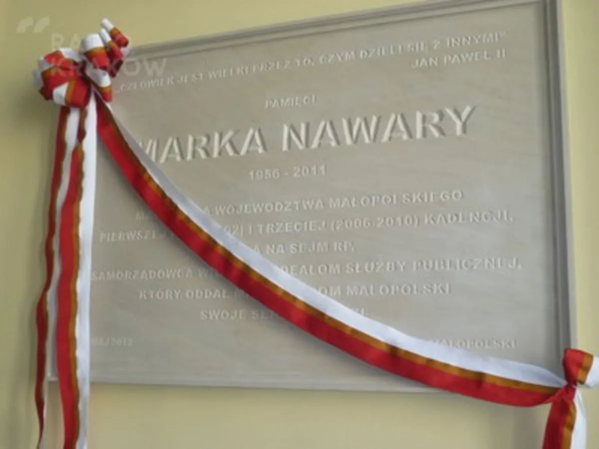 Odsłonięto tablicę pamiątkową poświęconą Markowi Nawarze