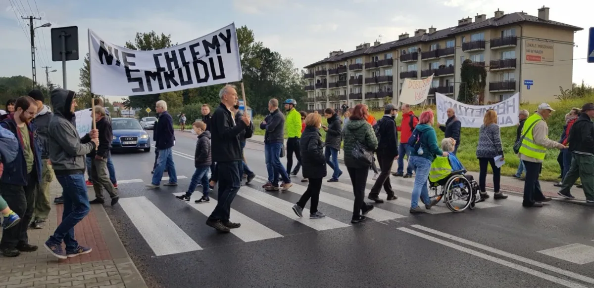 100 dni minęło, ale odliczanie nadal trwa - mieszkańcy Skawiny walczą o remont instalacji w firmie Valeo