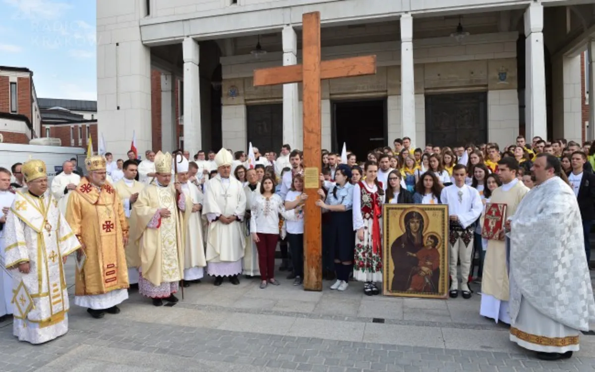 KRAKÓW ŚDM SYMBOLE ŚWIATOWYCH DNI MŁODZIEŻY  fot: PAP/Jacek Bednarczyk 