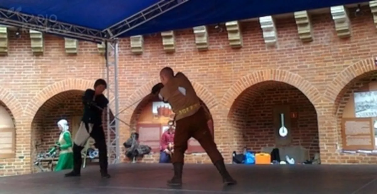 Broniobranie w Barbakanie
