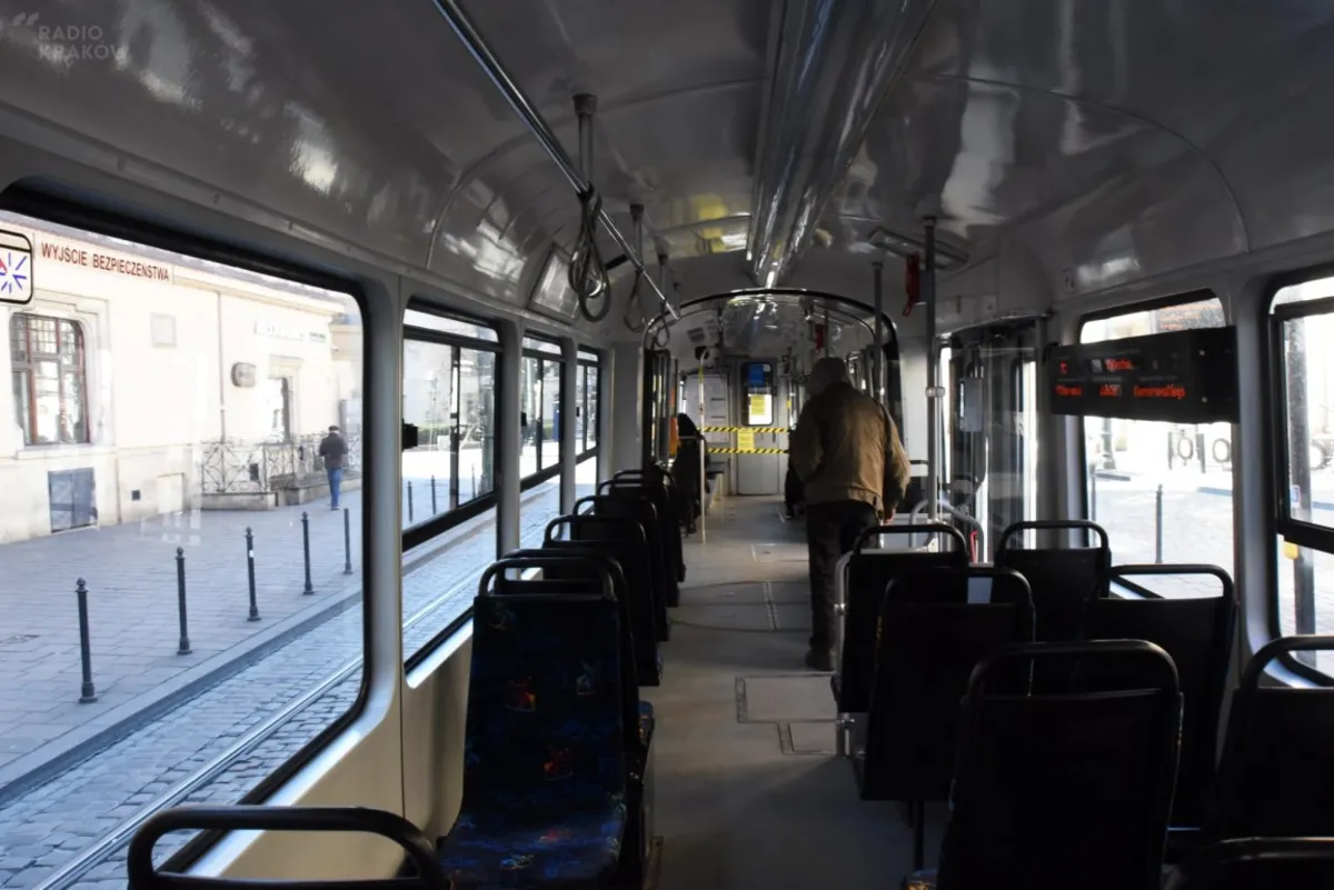 Od poniedziałku więcej tramwajów i autobusów, nowa linia w rejonie Szpitala Uniwersyteckiego
