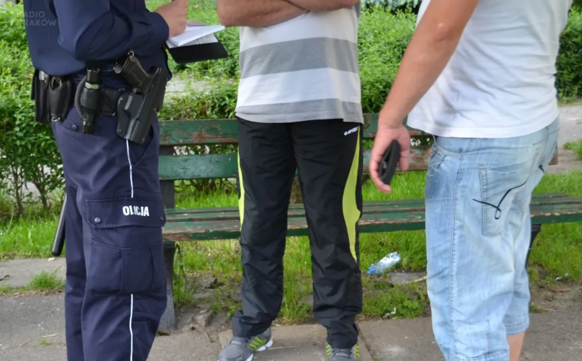 Kraków: Kilkaset interwencji policji i wysokie kary od sanepidu za złamanie zakazów
