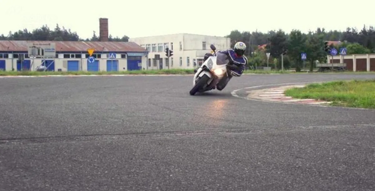 Mistrzyni Włoch przeszkoli krakowskich  motocyklistów