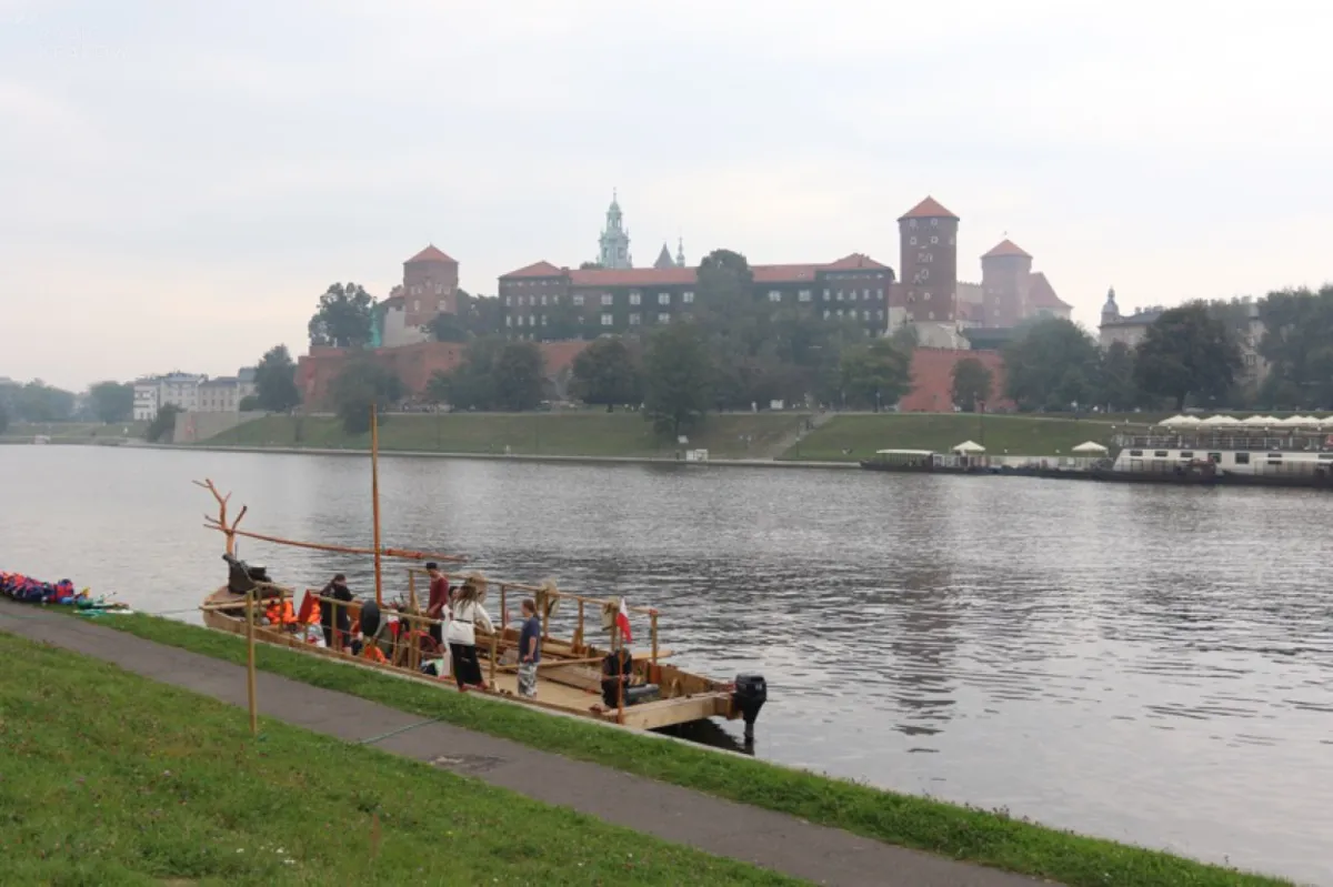 Kraków: wyścigi smoczych łodzi