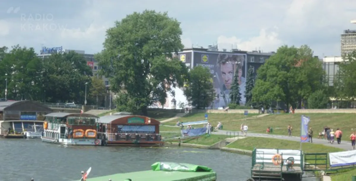 Domy na Wiśle owszem ale po wschodniej stronie rzeki