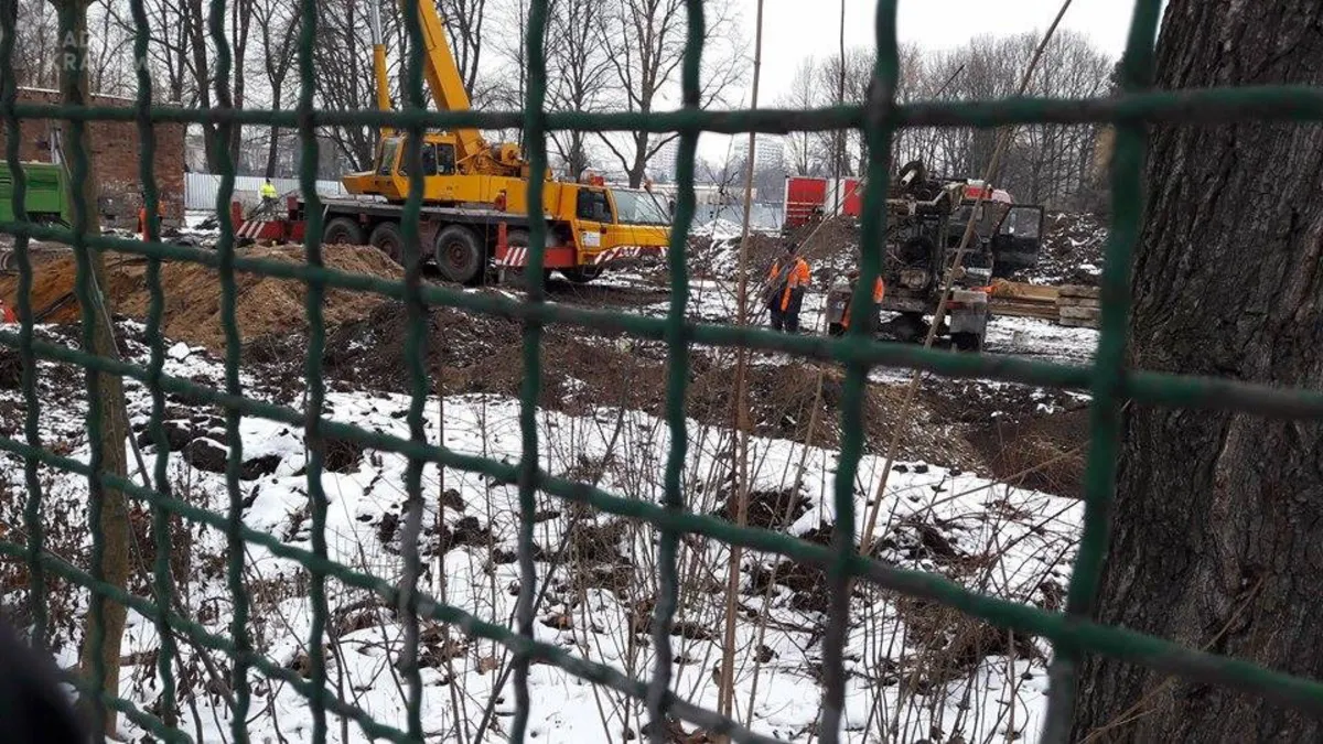 Ciężki sprzęt poszedł w ruch! Rozpoczęła się budowa aparthotelu przy Błoniach