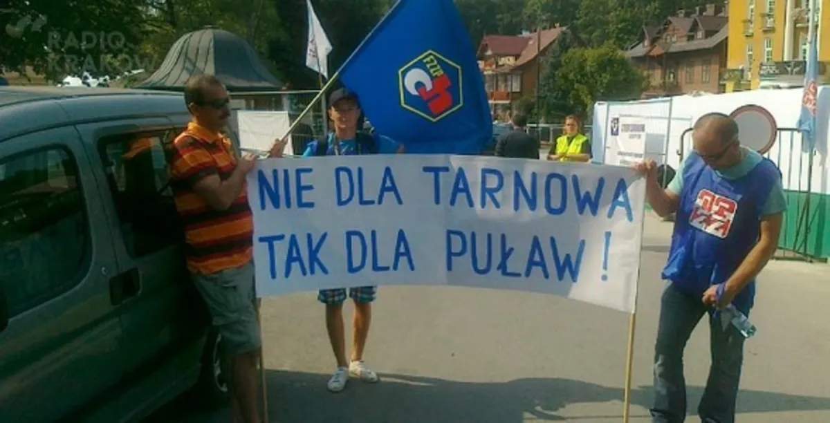 Forum w Krynicy z pikietą pracowników Puław. <b>ZDJĘCIA</b>