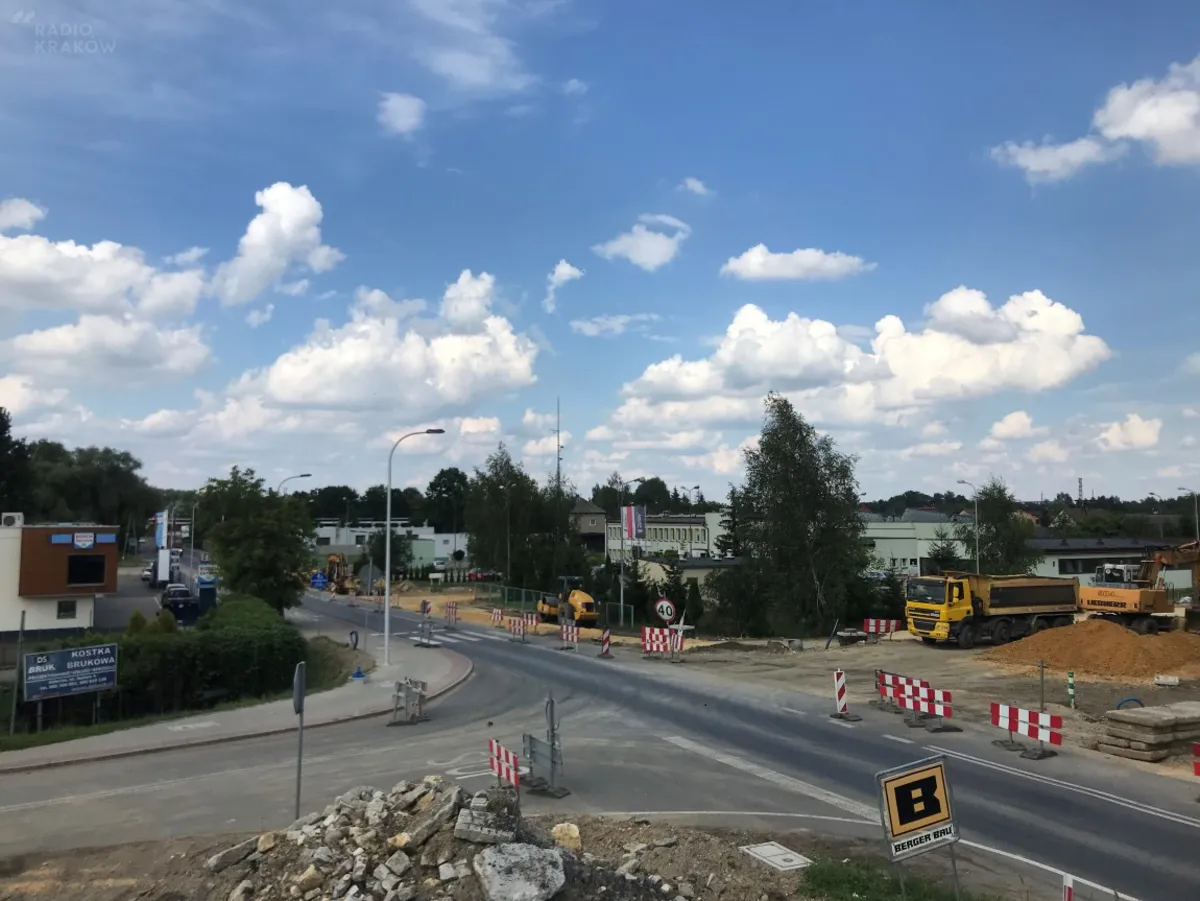 Oświęcim: Trwa rozbudowa skrzyżowania na dk-44; zakończono dużą część prac