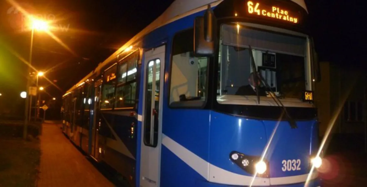 Pierwszy kurs nocnego tramwaju w Krakowie. ZOBACZ ZDJĘCIA