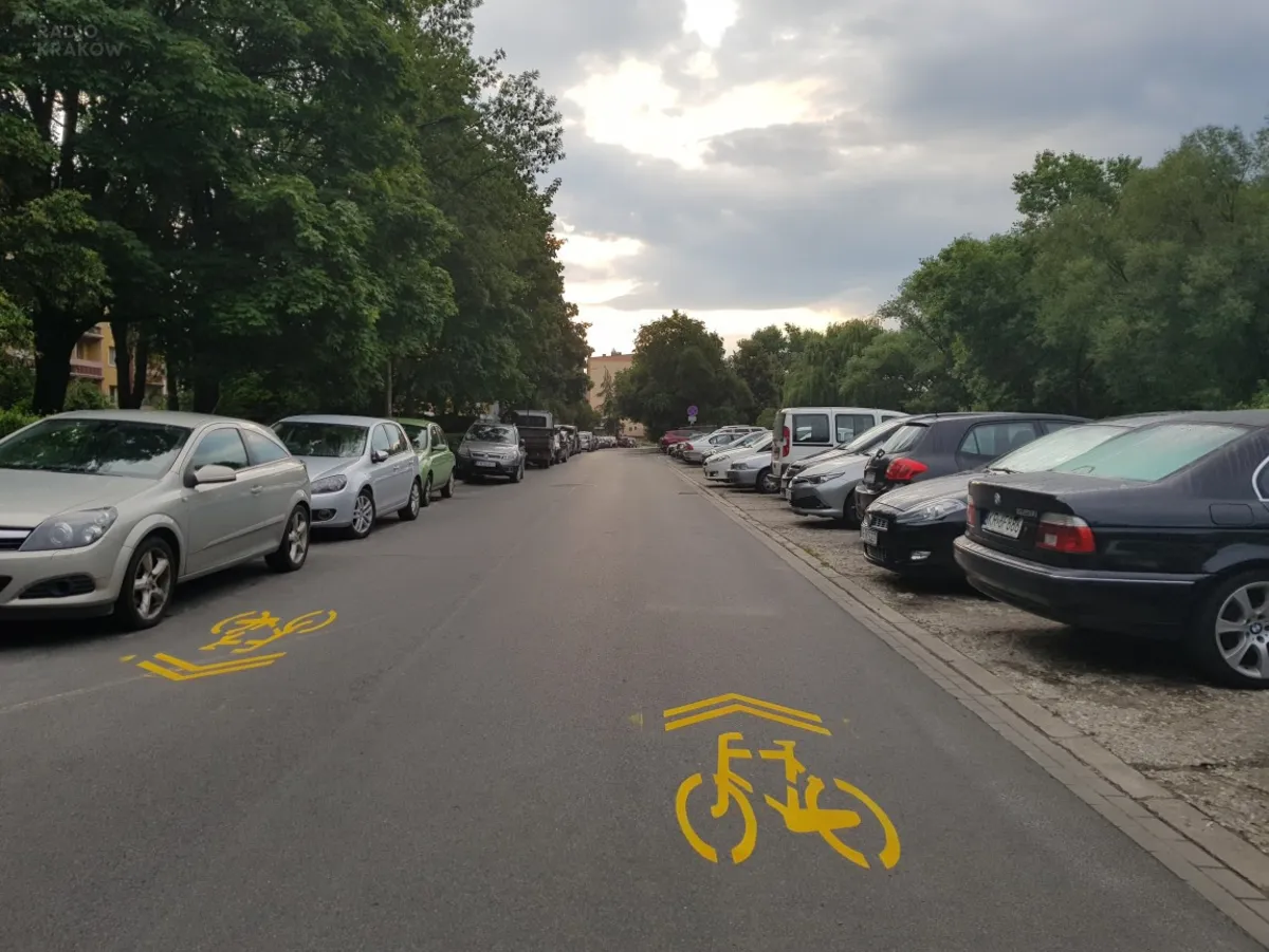 Zwężenie ulicy Opolskiej w Krakowie: mieszkańcy ulicy Nad Sudołem wściekli z powodu zakazu parkowania