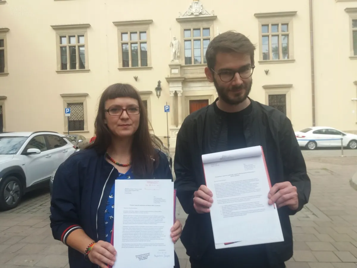 Protest krakowskiej Lewicy przeciwko podwyżkom cen biletów komunikacji miejskiej