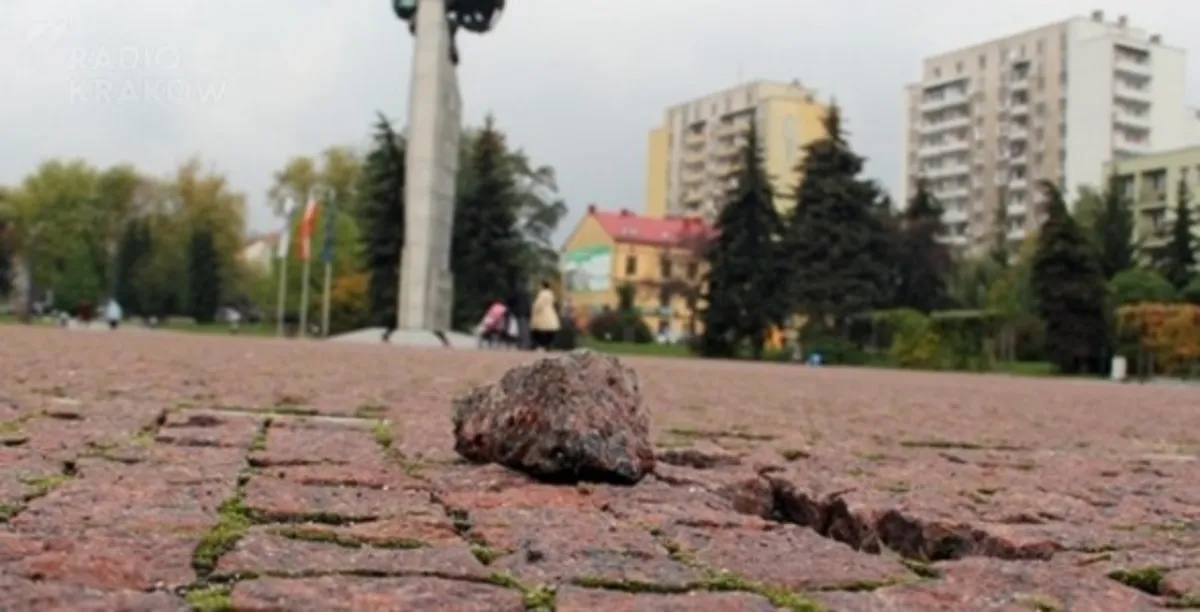Plac Tysiąclecia w Chrzanowie dziurawy jak sito ZDJĘCIA