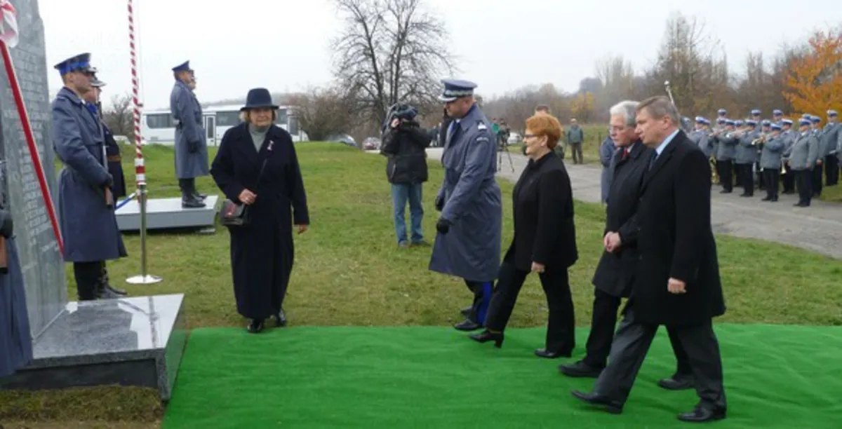 Kraków oddał cześć zamordowanym policjantom <b>FOTO</b>