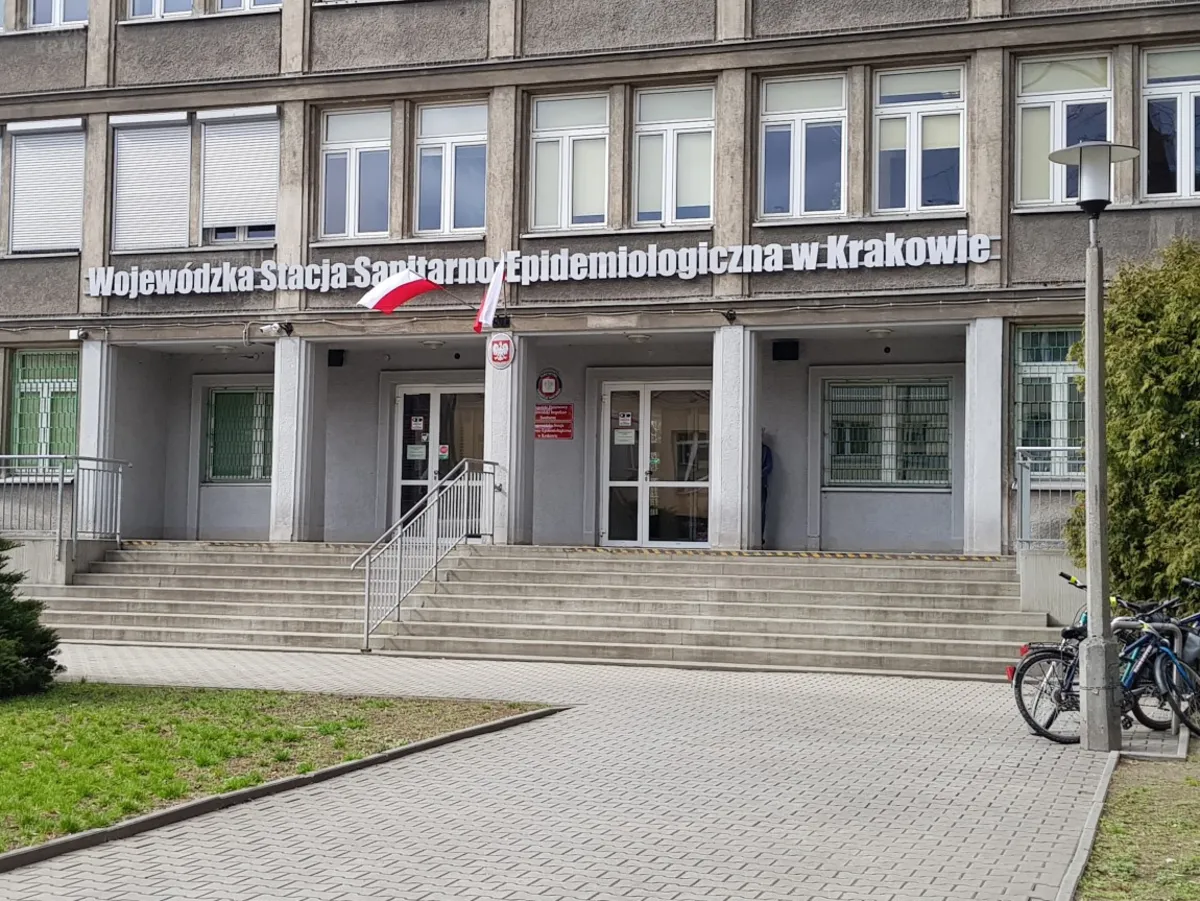 Sanepid prosi uczelnię o ustalenie, kto na pogrzebie kard. Jaworskiego miał kontakt z zakażonym COVID