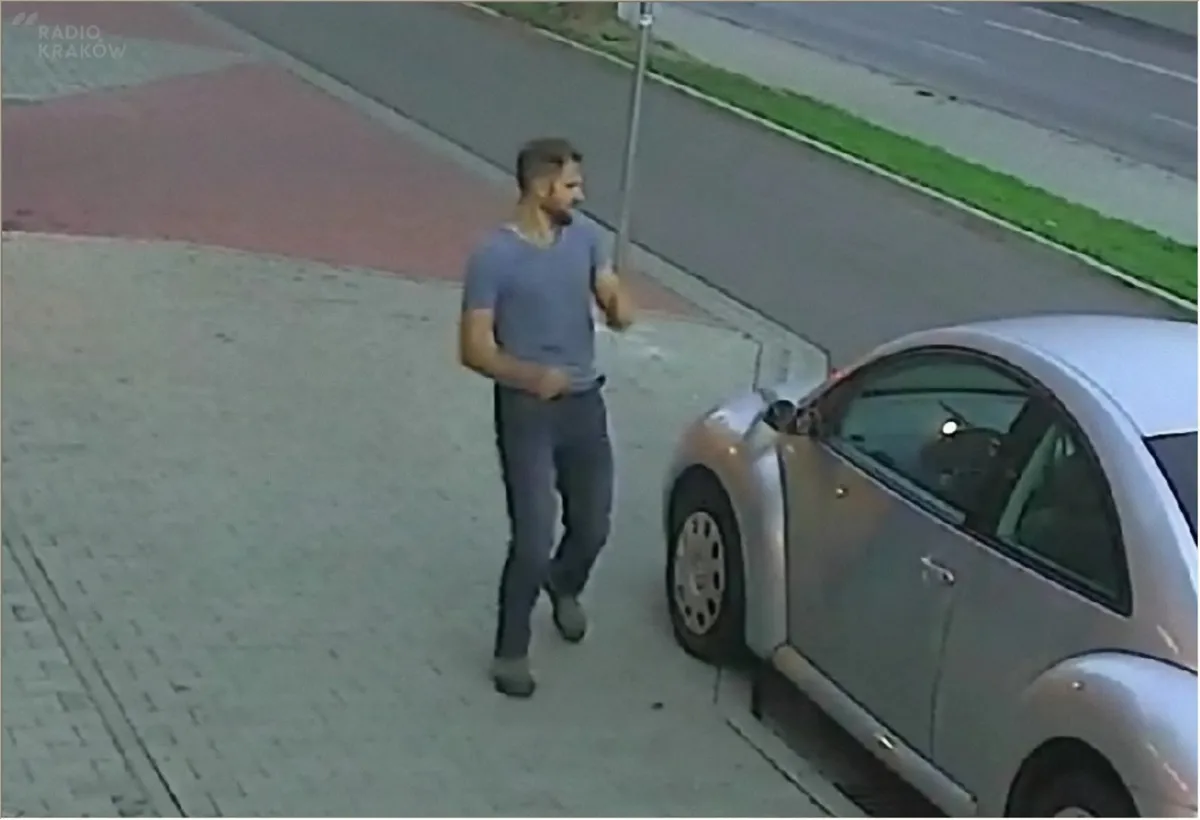 Policja prosi o pomoc w identyfikacji sprawcy uszkodzenia 37 samochodów w rejonie ulicy Pilotów w Krakowie