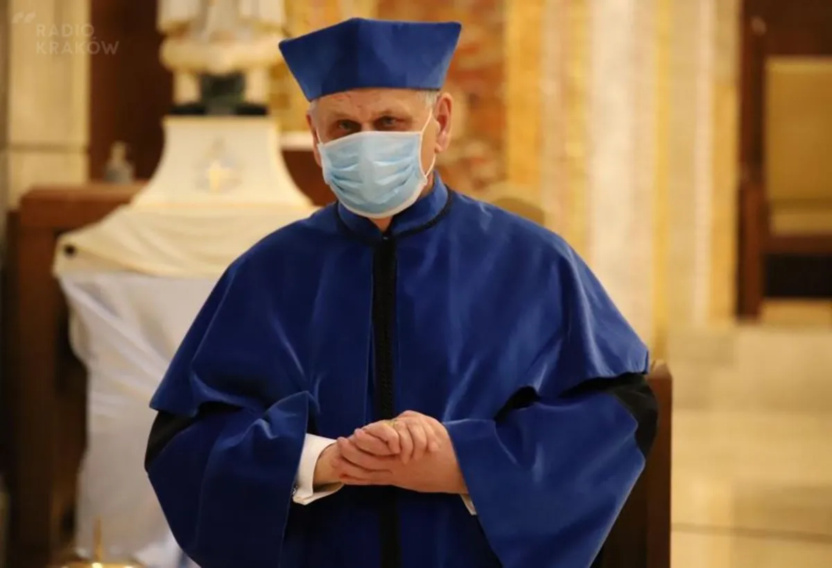 Bp Jan Kopiec otrzymał doktorat honoris causa Uniwersytetu Papieskiego