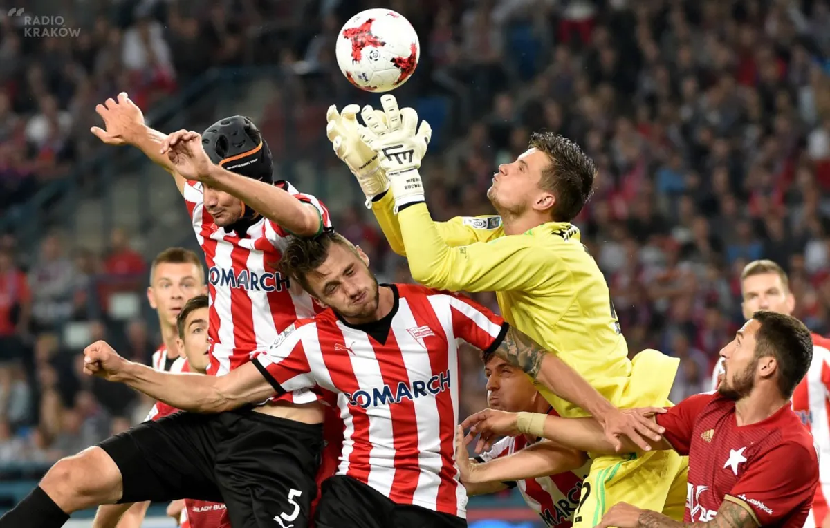 Szalone derby przy Reymonta! Carlitos bohaterem Wisły!