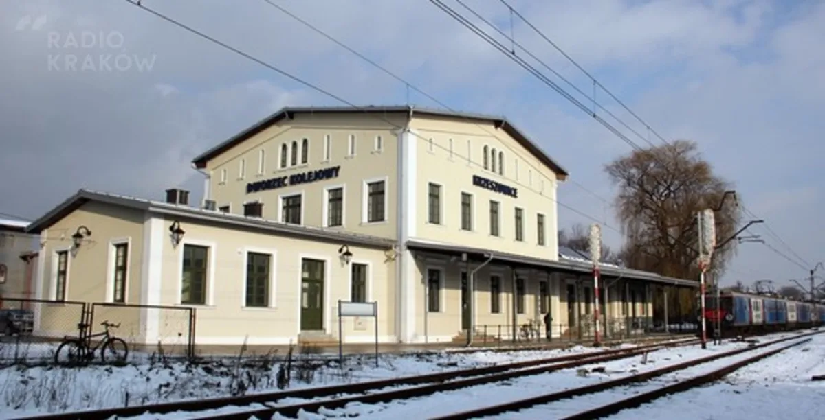 Dworzec w Krzeszowicach jak nowy. <b>ZDJĘCIA</b>