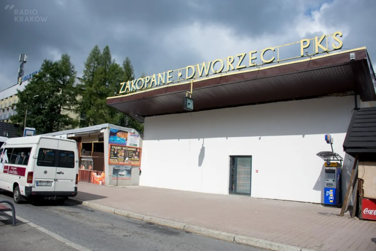 Supermarket w starym budynku dworca PKS w Zakopanem