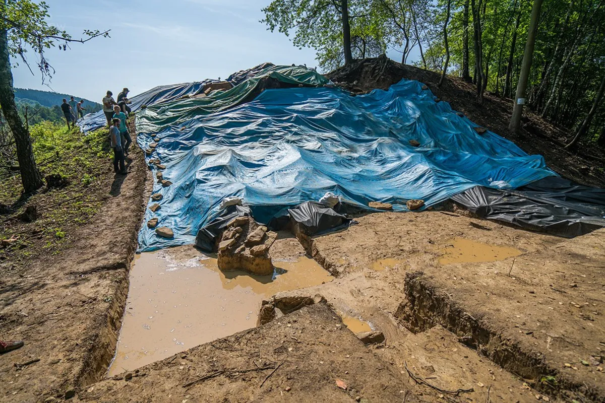 Przerwa w pracach archeologicznych na Górze Zyndrama w Maszkowicach