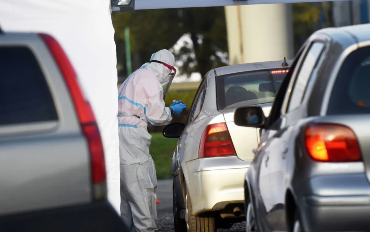 W weekend 24-25 października punkt drive thru przy szpitalu Rydygiera czynny będzie przez całą dobę