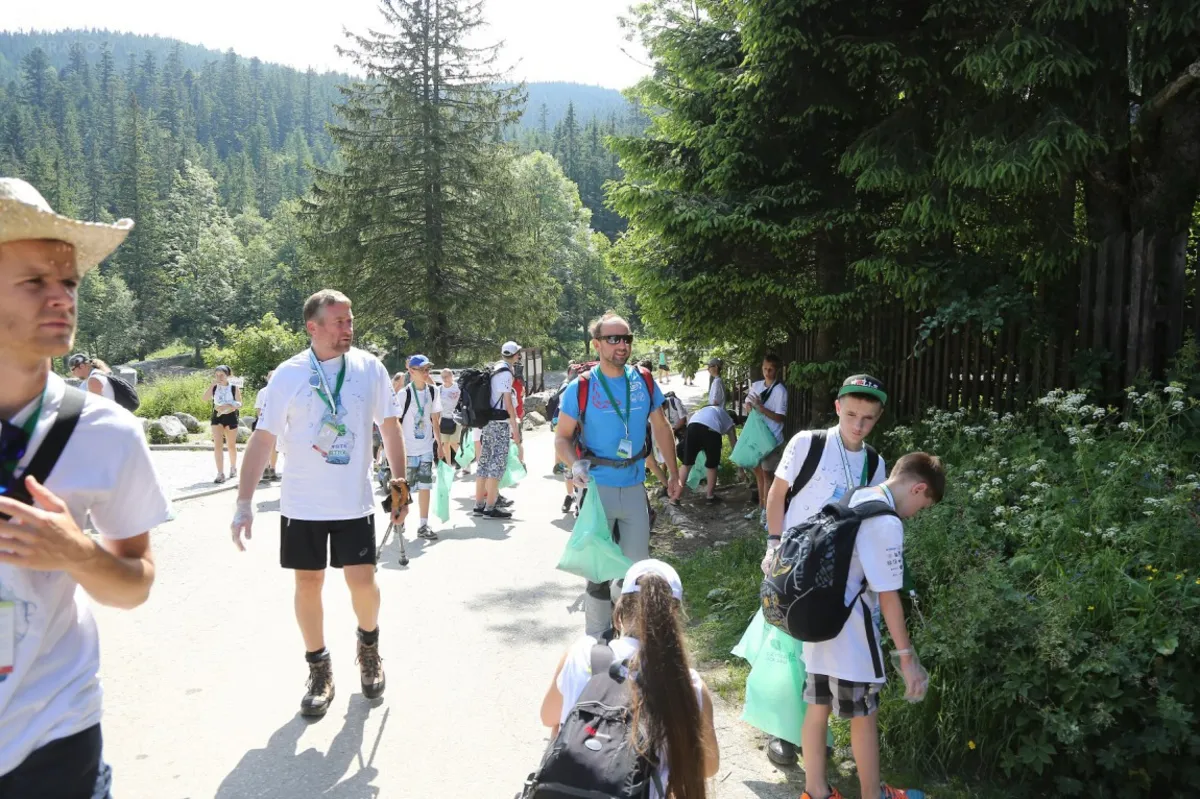 Tatry będą czystsze. W góry ruszyli wolontariusze z workami na śmieci