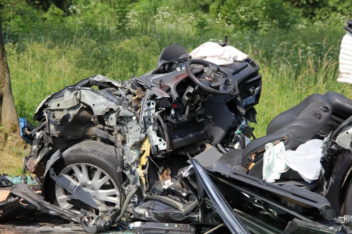 Poważny wypadek w Białym Dunajcu na zakopiance. Kobieta zmarła w szpitalu
