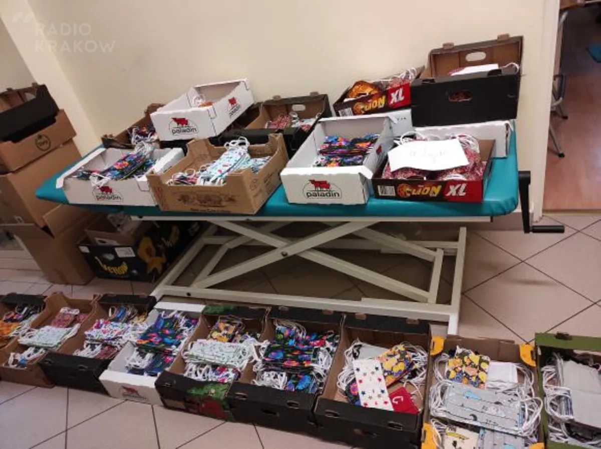 Rada Krakowskich Seniorów przekaże maseczki dla potrzebujacych