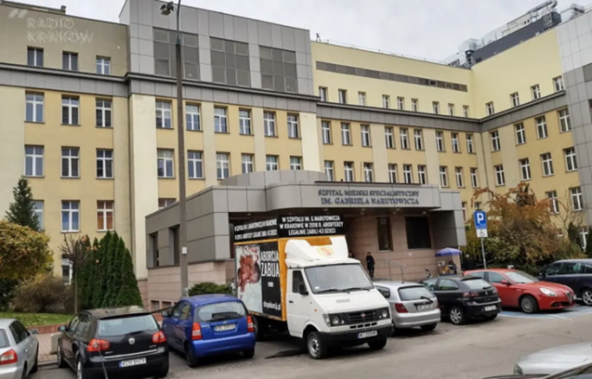 Czy z krakowskich ulic, parków i chodników przed szpitalami znikną antyaborcyjne billboardy?