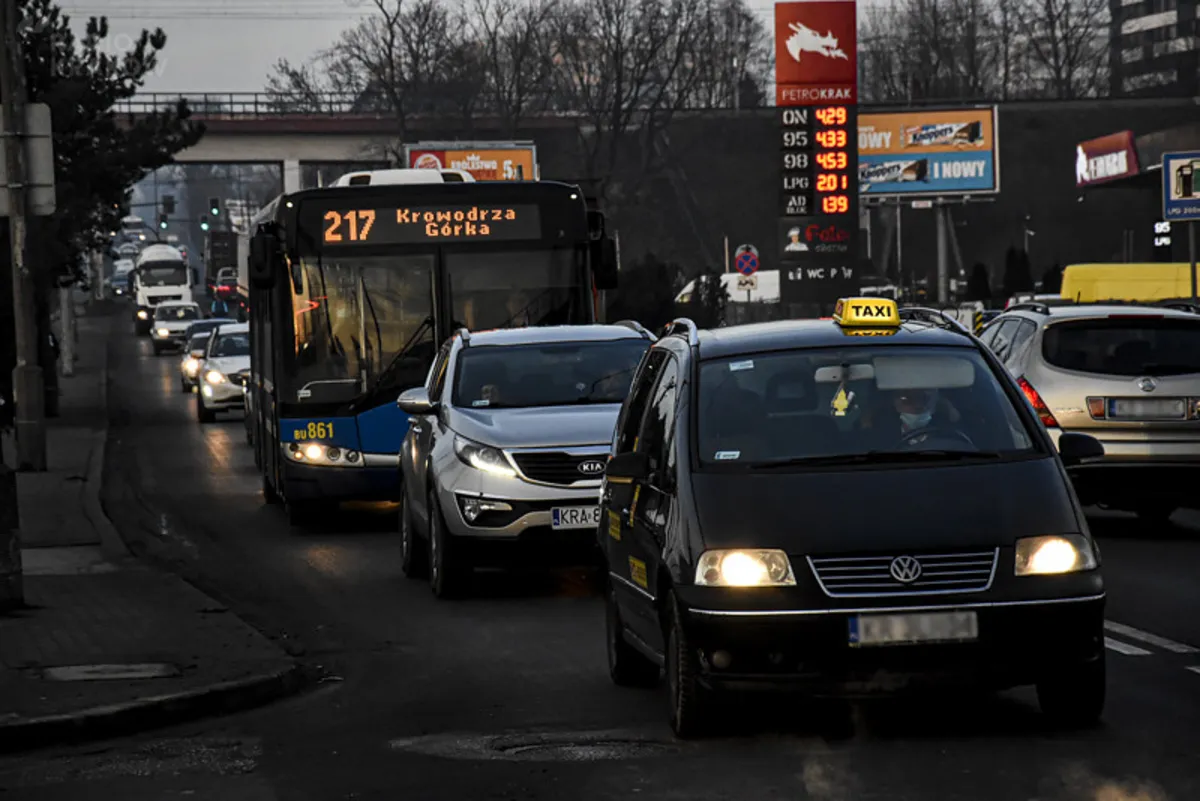 Rozpoczynają się poważne utrudnienia na alei 29 listopada w Krakowie