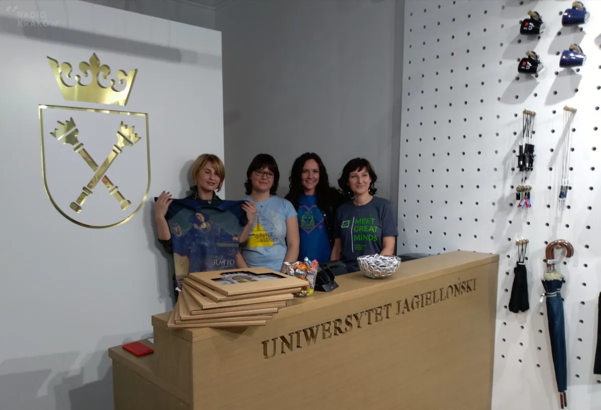 UJ otworzył sklepik z gadżetami uczelni